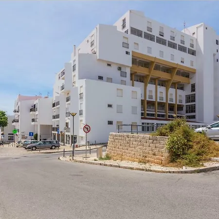 H&h Seaview Apartment