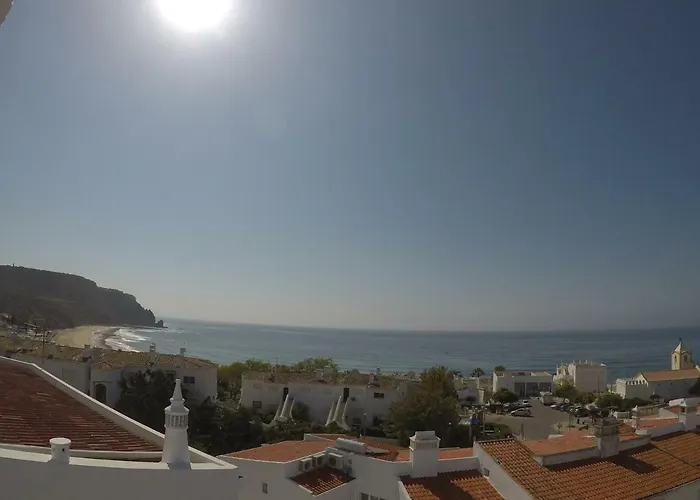 H&h Seaview Apartment