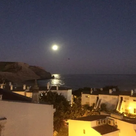 H&h Seaview Apartman
